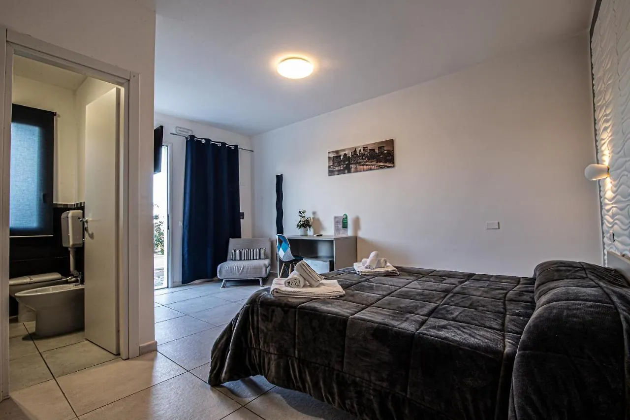 Piano Monaco Hotel Carini 2*,  Italien